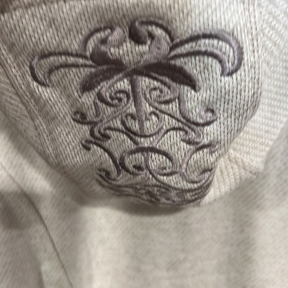 Mondetta HOODIE WITH EMBROIDERY ON HOOD. Size small - Picture 4 of 6